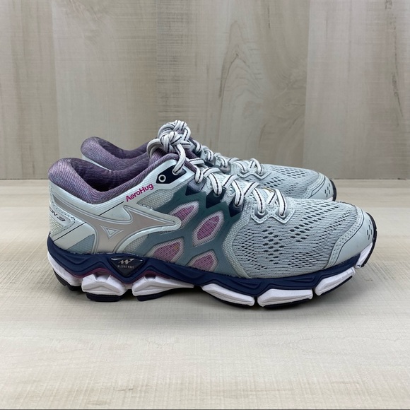 Mizuno Shoes - Mizuno Wave Horizon 3 Womens Size 7.5